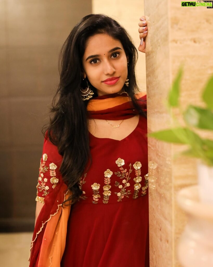 Neha Chowdary Endluri Instagram - When in doubt , wear red ❤️ #swipe Outfit: @elegant_threads_by_salma #neha_nani #nehachowdary