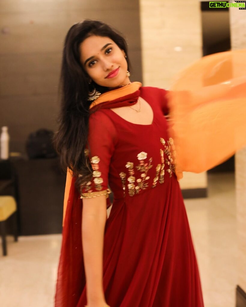 Neha Chowdary Endluri Instagram - When in doubt , wear red ❤️ #swipe Outfit: @elegant_threads_by_salma #neha_nani #nehachowdary