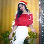 Neha Chowdary Endluri Instagram – Merry Christmas 🎄✨ #swipe 
📸 – @avinash_mukkamala 
Makeup & hairstyling- @bridalstoptirupati @priyasandeepmakeupartistry 

#neha_nani #merrychristmas #christmas2023