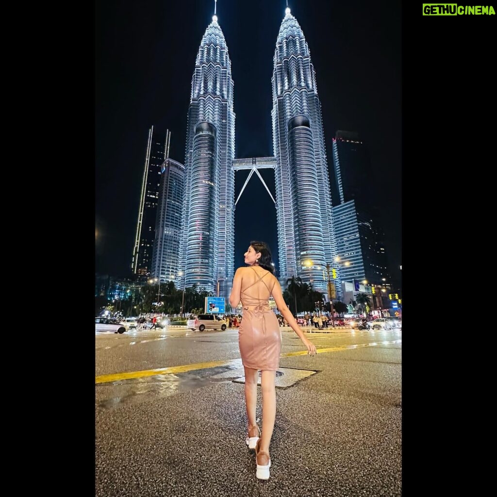 Neha Chowdary Endluri Instagram - Twin Towers ✨ #swipe #neha_nani #nehachowdary #malaysia #twintowers