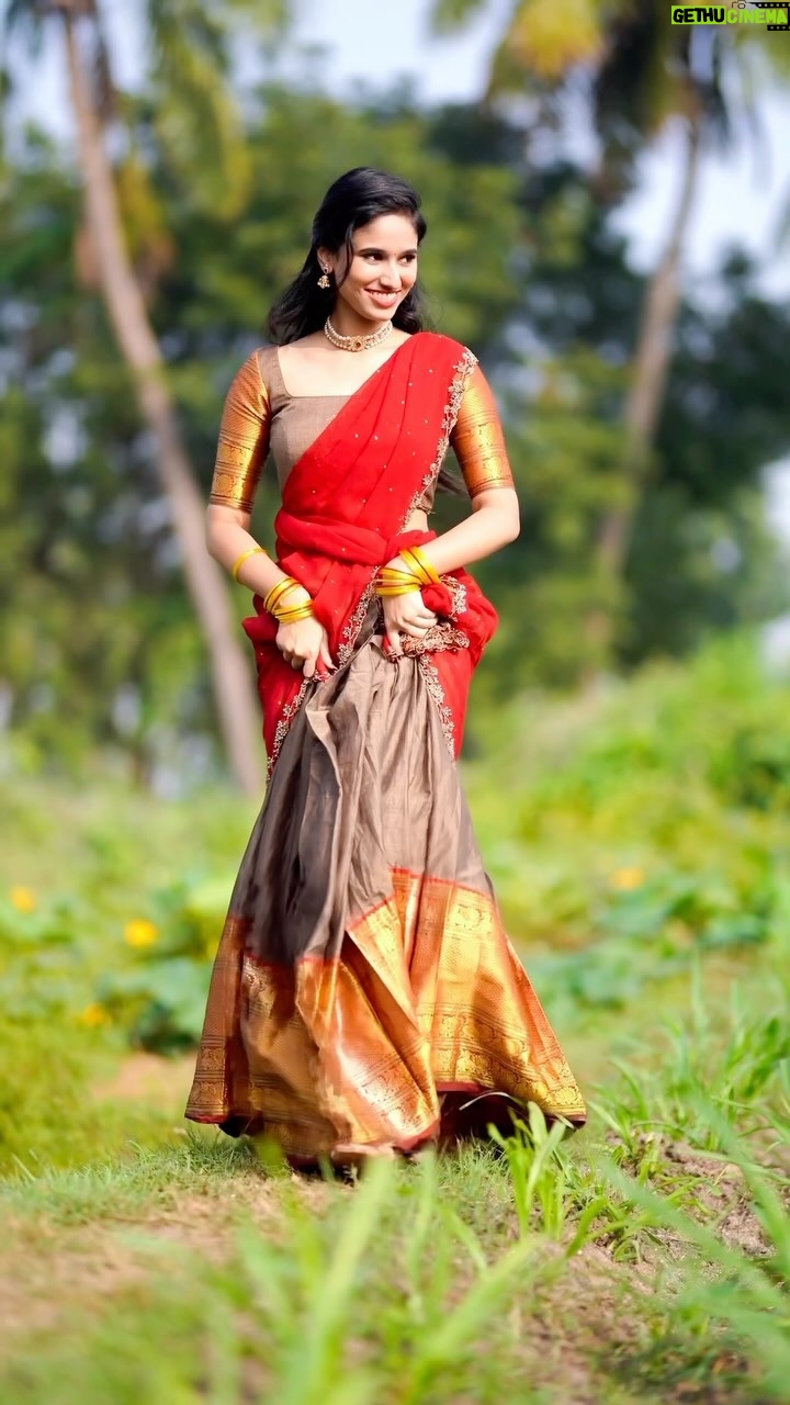 Neha Chowdary Endluri Instagram - Sankranthi mornings !!! 🥰❤️ 🎥 : @avinash_mukkamala Outfit: @elegant_threads_by_salma #neha_nani #reels #trending #sankranthi #happysankranti #sankranthi2024