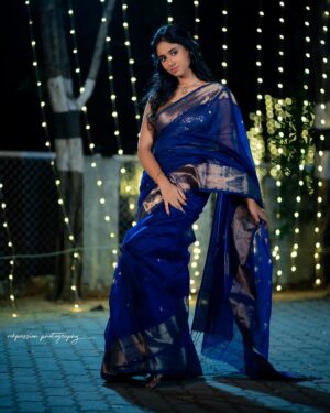 Neha Chowdary Endluri Instagram - Bhogi Subhakankshalu 💙🔥 #swipe 
📸 : @mkpassionphotography @mukeshreddy89 
Makeup & hairstyling: @priyasandeepmakeupartistry @bridalstoptirupati 
Saree & blouse : @bridalstop_boutique 

#neha_nani #nehachowdary #bhogi2024 #happybhogi #sankranthi