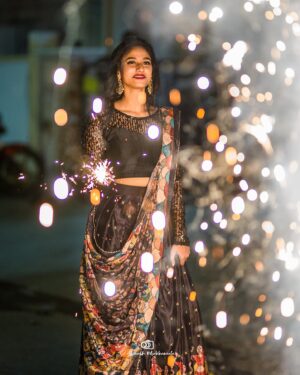 Neha Chowdary Endluri Instagram - Diwali subhakankshalu ✨ #swipe 
📸 - @avinash_mukkamala 
Outfit: @bridalstoptirupati 
Makeup& hairstyling: @priyasandeepmakeupartistry @bridalstoptirupati 

#neha_nani #nehachowdary #diwali #diwali2023 #happydiwali