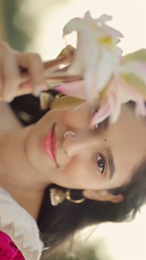 Neha Chowdary Endluri Instagram - Loved this song ! 🤍 

🎥 & 🎨 : @mukeshreddy89 🔥
Team : @vamsireddy_111 @mukeshreddy89 

#neha_nani #reels #trending #poolammepilla #hanuman #hanuMan