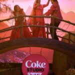 Neha Kakkar Instagram - Socho agar ye moments hain shooting ke, to kahani kitni zabardast hogi? Sonchadi drops on 8th May @cokestudiobharat ♥️ #CokeStudioBharat #Sonchadi #NehaKakkar @digvijaysinghpariyarofficial @Kamla_devi_log_gaeka #CokeStudio #PahadiSong #Uttarakhand
