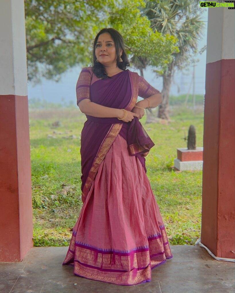 Neha Menon Instagram - Pongal epdi pogudhuuu??😍🫶🏻 . . Half saree: @chettinad_sarees 🤍