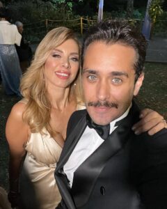 Neslihan Yeldan Instagram - This is not Hollywood, this is SÇK😀❤️oldies but goldies diyebilir miyiz 😍 @alicanaytekin #basakçağrıwedding