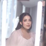 Nessie Judge Instagram - So honored to be a part of your day, Nes 🥹 @nessiejudge 💕 thank you for trusting me from the very beginning. Thank you for the fun makeup sesh dari subuuhhh 😭🫶 ngobrol dari A-Z! I’m so so happy that you finally found your person that you’re gonna work through marriage together till jannah 🤍 congrats again, my love 🥺 Makeup by VG Hairdo akad @minarbeauty Hairdo resepsi @yuliacenvensius Gown akad @wirantikurniabride Gown resepsi @christiebasill