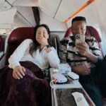 Nessie Judge Instagram - Ini temen aku Phil, seorang host TV dari South Africa! Pas aku mau pulang ke Indonesia dari Brazil, pas banget ternyata kita sebelahan kursinya! Dia terkesima banget liat tempelan gurita di belakang hp-ku yang kalo ditambah pake apple watch bikin gampang banget foto. Dia juga amazed liat powerbankku ada in-built cable-nya & wifi portable @javamifi . 😂 Saking amazednya sampe dia panggil aku high-tech-girl ahahahahhaah! Dia kayanya ga pernah lihat tempelan gurita ini di motor bapak-bapak ojol ya :''')