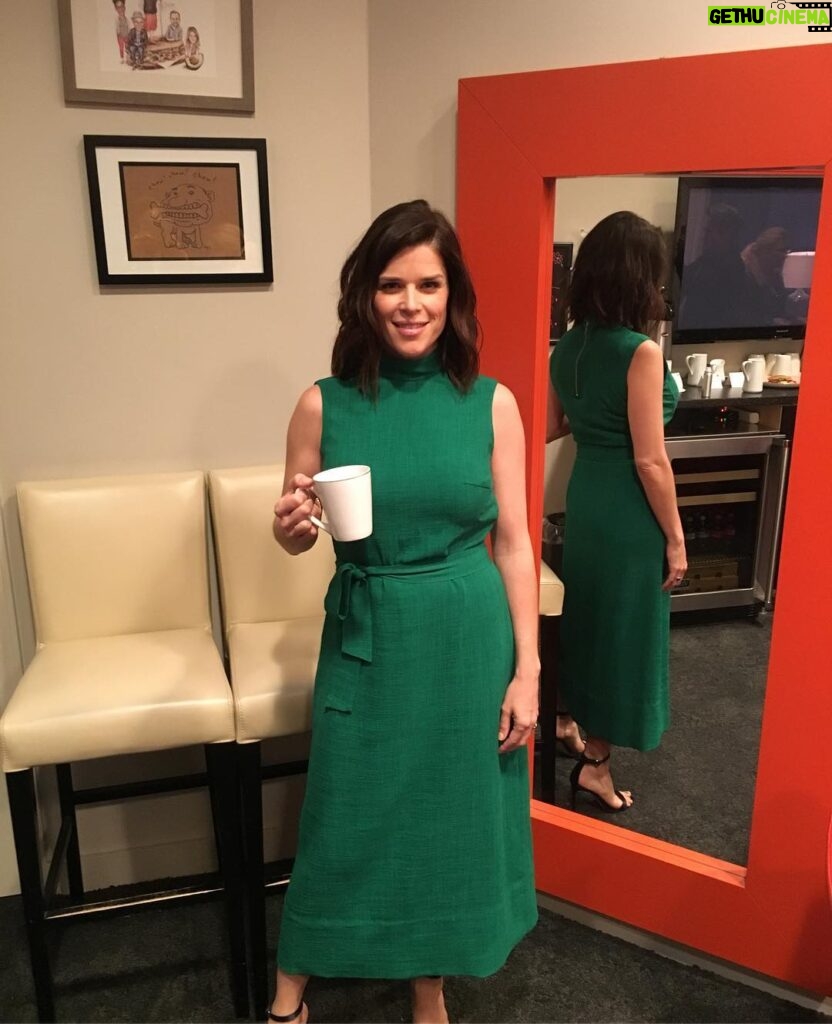 Neve Campbell Instagram - Excited to be promoting @houseofcards on @abcthechew today! #hair @marcmena #makeup @kimbower