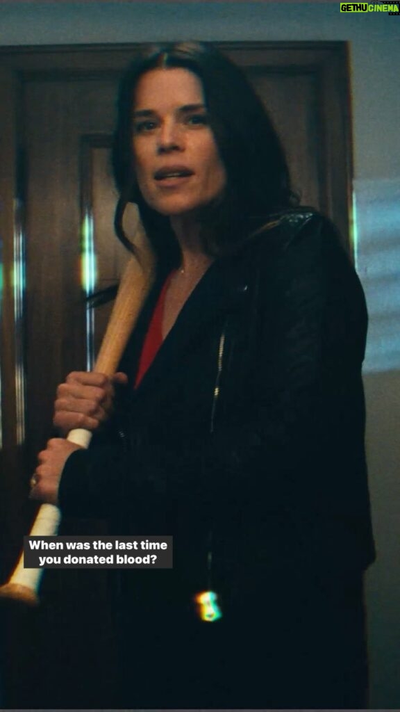 Neve Campbell Instagram - 👻 GIVEAWAY 👻 Wasting blood in a predictable horror movie kind of way? Lame. So lame. If these characters wanted to lose blood so badly, they should have donated it! Because while Americans love watching blood get spilled in horror movies, only 3% actually donate it to help save lives. If you were in a scary movie, what friends would star alongside you? Tag your crew in the comments and you’ll be entered to win a bat signed by @nevecampbell, the 👑 queen 👑 of slasher films, which she used in our latest horror movie-themed blood donation video. Leave your comment before August 29 and find the full list of Official rules, including alternative methods of entry without liking or commenting, by tapping the link in the @americanredcross's bio. #BloodDonors #Partner #Giveaway