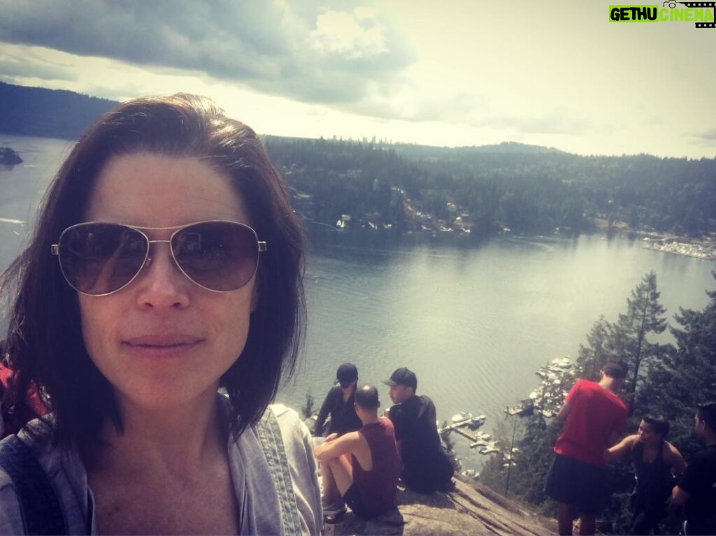 Neve Campbell Instagram - Hiking with friends in beautiful British Columbia today. I love it here! I start shooting Skyscraper tomorrow with Dwayne Johnson. Super grateful and excited. #beautifulbritishcolumbia #skyscraperthemovie #grateful @therock