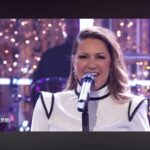 Niña Pastori Instagram - Pon que dale para terminar y empezar el año!! Una canción dedicada a la música y a todo lo bueno que la música me da. #Feliz2024 @rtve 🍀💜 👠 @magritshoes 💍 @barcenajoyas 👗 @ismaeldominguezcostura 🪡 @paco_rus 💄 @mateo.makeup
