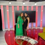 Niña Pastori Instagram - Sigo en Miami disfrutando de esta cuidad maravillosa y de su gente!! @lamesacaliente @giselleblondet @myrkadellanos @veronicabastos1 @laurafloresmx @holatv @oripereztv @maiabullrich #LaHoraHola #LaMesaCaliente Haciendo muchas cosas y deseando que veáis todo lo bonito que está por venir!! 🥳🍀💜 • San Juan de Puerto Rico 1 mayo / 20:00h 📍Bellas Artes de Santurce • Miami 4 mayo / 20:00h 📍James L. Knight Center • Orlando 5 mayo / 19:30h 📍Steinmetz Hall 🪡 @paco_rus 👗 @inesmartinalcalde 💄 @susimakeup 👠 @figara__ #CaminoGira2024