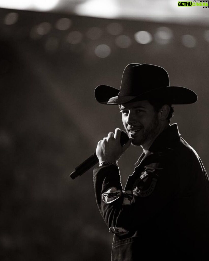 Nick Jonas Instagram - Last night was a movie. Thank you to the record setting nearly 76,000 @rodeohouston crowd that gave us the memory of a lifetime. We love you Texas. YEEHAW 🤠 @jonasbrothers
