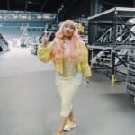Nicki Minaj Instagram - THANK YOU ALL SO VERY MUCH 🙏🏽😅🥳 This slide gets better & better as you go. I Promise. 🎀 Ain’t @ the MALL but between me & THEM, ISSA GAP. 🛍️🏢🛍️ Picture saying that you the Queen & KNOWING ISSA FAKK 👑👑👑👑👑👑👑🧾🧾🧾🧾🧾🧾🧾🧾 Picture my hair giving WET & WAVY Strawberry DAQ. 🩷👩🏼‍🎤 Picture dem disses stickin like grits b!€hs feel dat Picture me telling b€hs CATCH IT outerfield dat ⚾️ Picture not listening when I said you would DREAD dat. I mean LOCS h03. You’z a 💈💇🏽‍♀️ h03 I’m #1 Yall go argue over TOP 4️⃣. 🧹