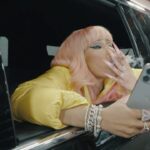 Nicki Minaj Instagram - THANK YOU ALL SO VERY MUCH 🙏🏽😅🥳 This slide gets better & better as you go. I Promise. 🎀 Ain’t @ the MALL but between me & THEM, ISSA GAP. 🛍️🏢🛍️ Picture saying that you the Queen & KNOWING ISSA FAKK 👑👑👑👑👑👑👑🧾🧾🧾🧾🧾🧾🧾🧾 Picture my hair giving WET & WAVY Strawberry DAQ. 🩷👩🏼‍🎤 Picture dem disses stickin like grits b!€hs feel dat Picture me telling b€hs CATCH IT outerfield dat ⚾️ Picture not listening when I said you would DREAD dat. I mean LOCS h03. You’z a 💈💇🏽‍♀️ h03 I’m #1 Yall go argue over TOP 4️⃣. 🧹