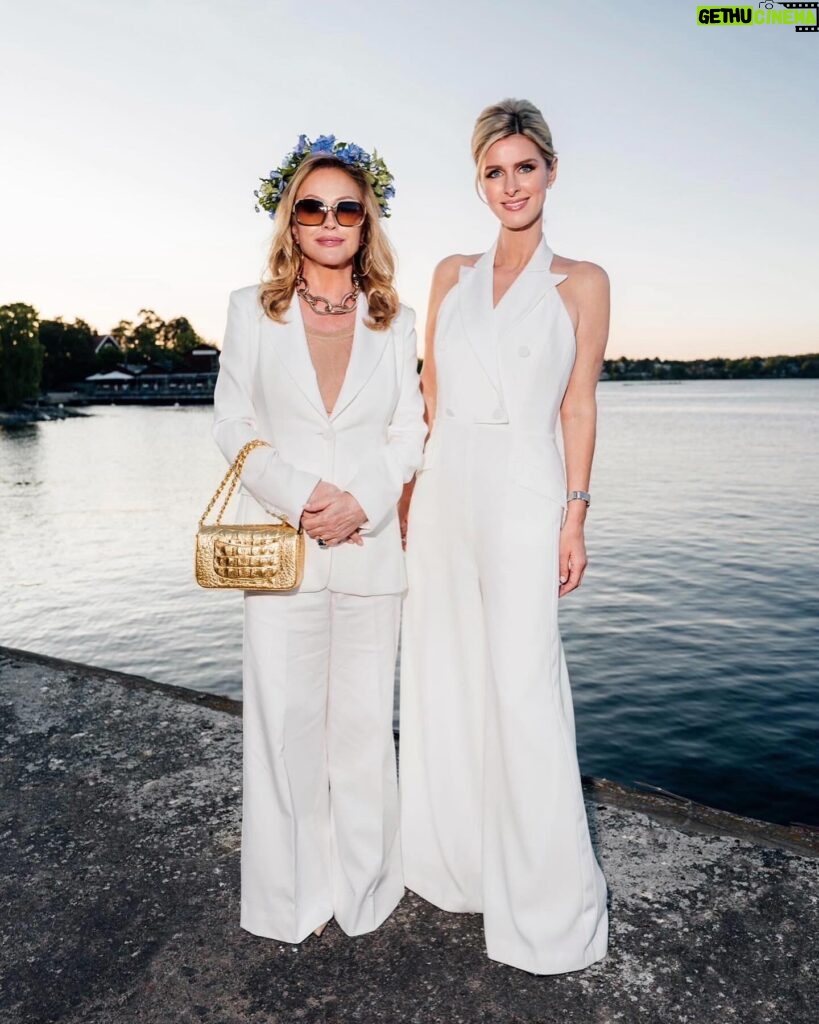 Nicky Hilton Instagram - Celebrating the queen of grace, laughter, and endless love on her birthday. Happy Birthday to my incredible mom @KathyHilton! 🎉✨We adore you!