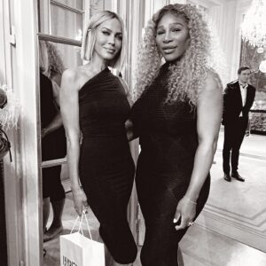 Nicole Ari Parker Instagram - What a joy it was to see my peeps @serenawilliams @lisarinna , break bread and meet & tell @bengorham in person, creator of @officialbyredo how much his love for what he does shows in everything he does. 👊🏽 

Congrats @ameliagray on the new campaign !

Sending love to @Cher & @AEforPresident sooo nice to see you both. #honored❤️❤️❤️❤️

Missed you @alisonzim & @thanks.rob !

📸 @artofv ✨
