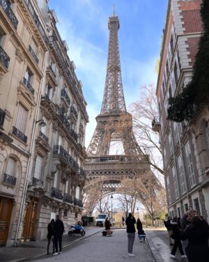Nicole Faulkner Instagram - Valentine’s Day in Paris 🇫🇷 💕 🥐