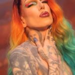 Nicole Faulkner Instagram - 🔥 NEW WORK🔥 w/ @jeffreestarcosmetics for the new Scorpio palette 🦂 Makeup by be on @jeffreestar Hair- @hair_by_jay1 Wardrobe- @cara_gordon Photo- @marcelocantuphoto Video- @jacqueline.j