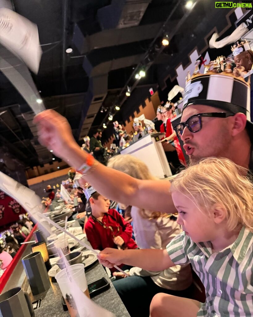 Nicole Franzel Instagram - Typical tourist things with a dinner show! 🌟 Have you been to one?! We went to medieval times. I was really happy with how healthy and happy the horses seemed. I’m a hard critic and they passed. ☺️ The show was more about their natural beauty than them being used as a prop 🙌🏼 Arrow loved it and let us know which one to try next year!