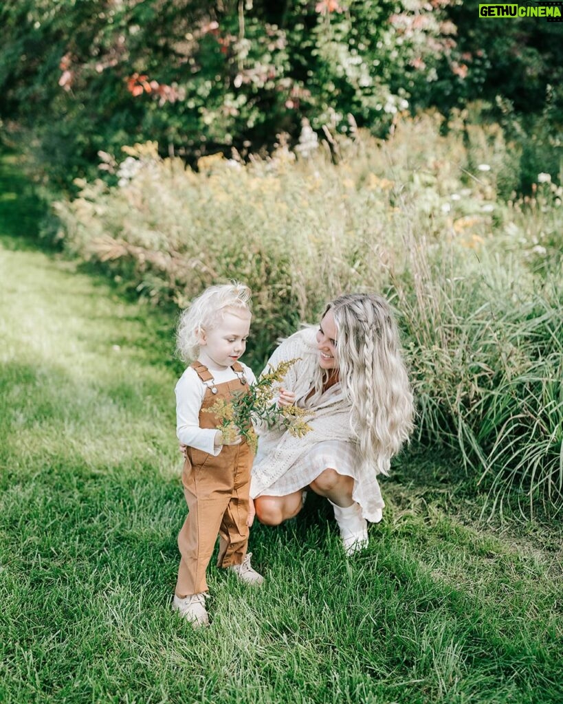 Nicole Franzel Instagram - “mama”. there’s no better title in this world for me & I don’t take it for granted.🤍 im so lucky to have learned from the best & I continue to learn everyday. my dreams are possible because of my mom. I pray to be that for Arrow. his biggest supporter, his safe place, his best friend, all while showing him unconditional love. If you’re trying to conceive. I see you. I feel you. I’m praying for you. If you lost your mom, I am so sorry. I’m praying for you and sending you extra love today. A reminder that you have the most loyal angel looking out for you. Share something about your mom below 🥰❤️ Happy Mother’s Day to all you angels out there. Some earth side and some in heaven.