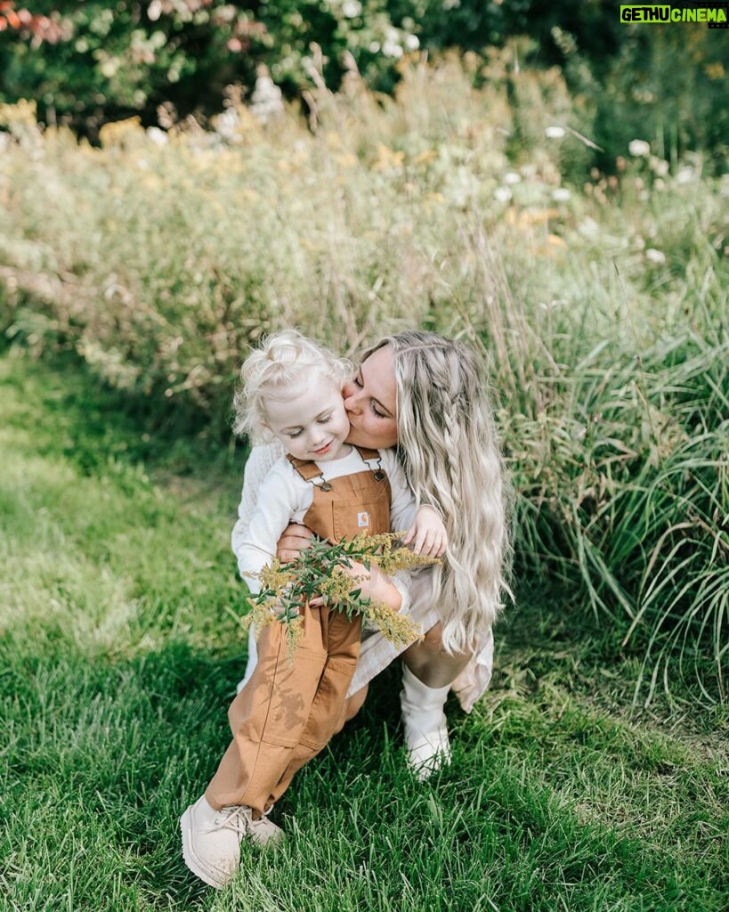 Nicole Franzel Instagram - “mama”. there’s no better title in this world for me & I don’t take it for granted.🤍 im so lucky to have learned from the best & I continue to learn everyday. my dreams are possible because of my mom. I pray to be that for Arrow. his biggest supporter, his safe place, his best friend, all while showing him unconditional love. If you’re trying to conceive. I see you. I feel you. I’m praying for you. If you lost your mom, I am so sorry. I’m praying for you and sending you extra love today. A reminder that you have the most loyal angel looking out for you. Share something about your mom below 🥰❤️ Happy Mother’s Day to all you angels out there. Some earth side and some in heaven.