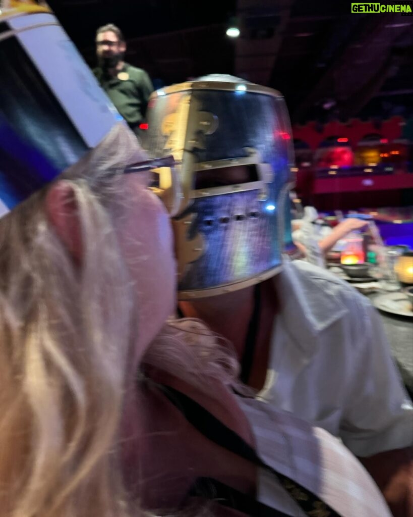 Nicole Franzel Instagram - Typical tourist things with a dinner show! 🌟 Have you been to one?! We went to medieval times. I was really happy with how healthy and happy the horses seemed. I’m a hard critic and they passed. ☺️ The show was more about their natural beauty than them being used as a prop 🙌🏼 Arrow loved it and let us know which one to try next year!