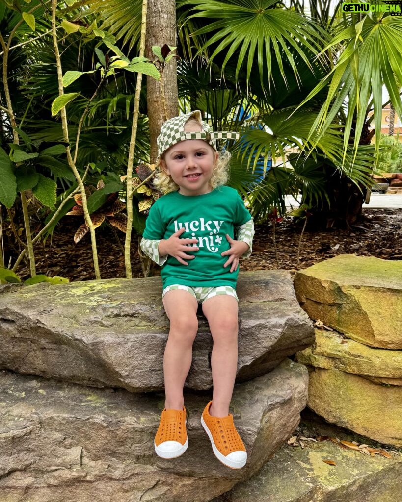 Nicole Franzel Instagram - every angle of our little lucky charm 🌈🍦🍀 ps whole fit from @frannyandthefox