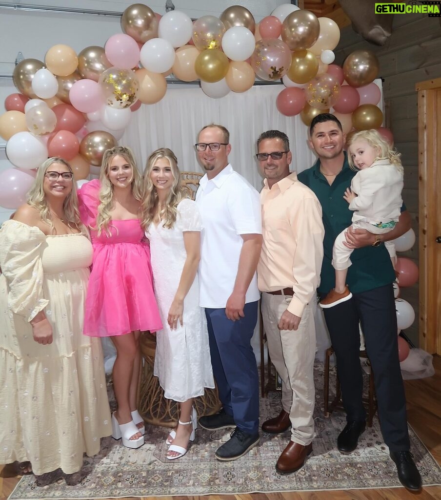 Nicole Franzel Instagram - happy wedding shower to my favorite brother, Jesse & soon to be sister, Ashley! 🤍 everything was so beautiful and I can’t wait to continue to celebrate you two 🥂 love you!! 🥰