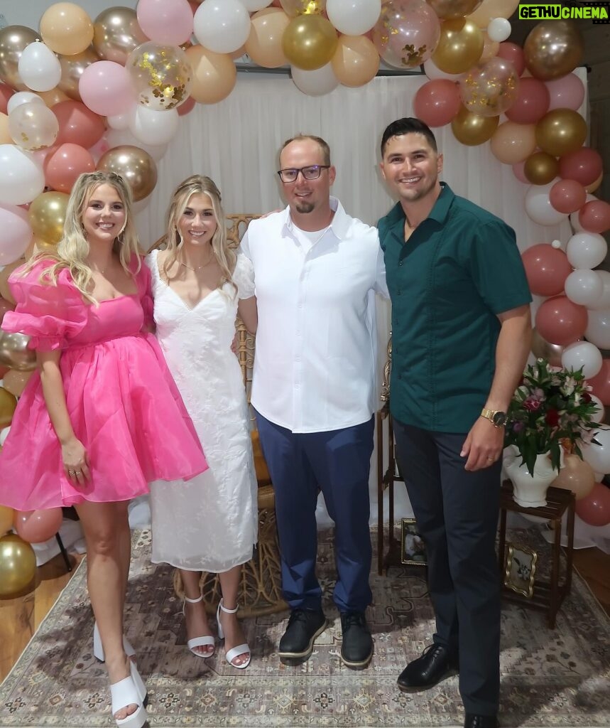 Nicole Franzel Instagram - happy wedding shower to my favorite brother, Jesse & soon to be sister, Ashley! 🤍 everything was so beautiful and I can’t wait to continue to celebrate you two 🥂 love you!! 🥰