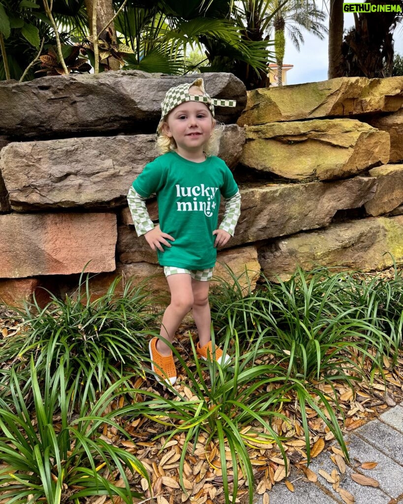 Nicole Franzel Instagram - every angle of our little lucky charm 🌈🍦🍀 ps whole fit from @frannyandthefox