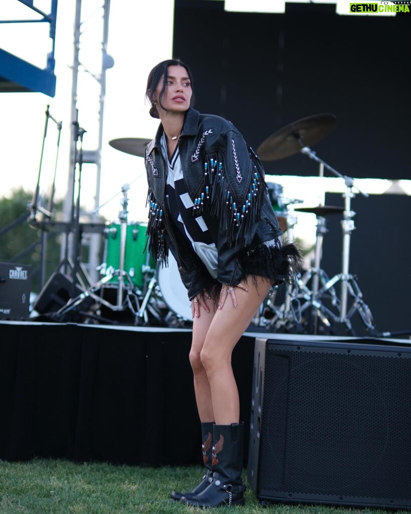 Nicole Lynn Williams Instagram - 🤟🏼 🦅 #coachella #festival