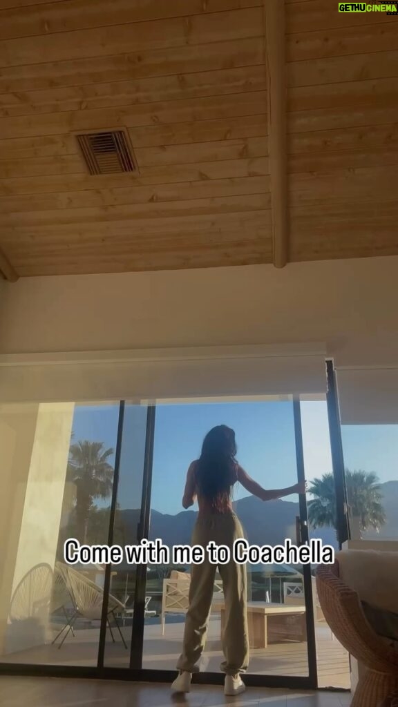 Nicole Lynn Williams Instagram - Year 9 let's do this 😎 @alo #Coachella