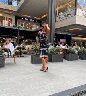 Nicole Moreno Instagram - Todos brillamos con luz propia ✨😘 
#reunion #outfits #moda #tendecia