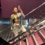Nicole Orsini Instagram - 2000s babyyy ⚡️ segundo dia de @navionumaniceoficial foi tudooo 💕 me fala qual música anos 2000 não sai da sua playlist?