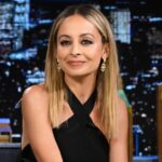 Nicole Richie Instagram - @nicolerichie & @parishilton used to buy pet rats 🐀 #FallonTonight