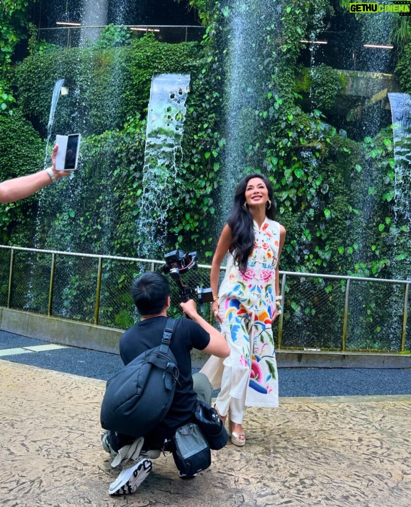 Nicole Scherzinger Instagram - I can’t wait to show you what I’ve been up to with @visit_singapore 🌺 Have you ever been?
