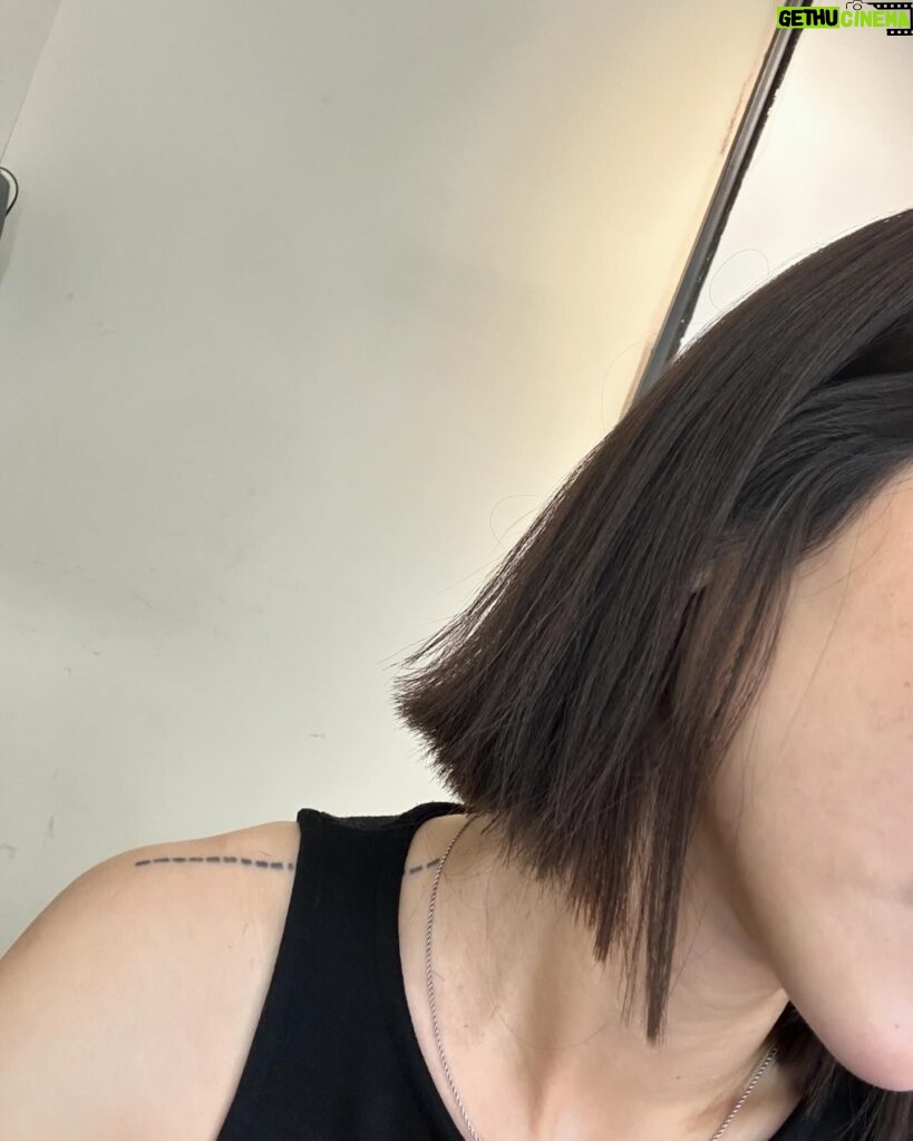 Nikki Hsieh Instagram - 殺青了 不免俗的還是要做些改變 跟角色道別 久違的短髮 謝謝 @paulinehairflux 🧡