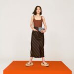 Nikki Hsieh Instagram - 喜歡這次的拍攝成果🧡 監製 & 造型｜Toby Hsu @tobyotron 攝影｜Kuo Huan Kao @kuohuankao 撰文｜Eli Yeh @eli_yeh 化妝｜豆豆 @bean_makeup 髮型｜Pauline @paulinehairflux 服裝｜Ferragamo @ferragamo 、Prada @prada Fendi @fendi 珠寶｜Chaumet @chaumetofficial #Bellataiwan #BellaCover #Bella儂儂 #做自己最時尚