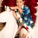 Nikki Hsieh Instagram - 很喜歡alice olivia 的設計理念和品牌精神不僅注重時尚，更注重女性的自信和獨立。穿上alice olivia 的服裝，是一種自信的展現。 alice olivia SOGO 旗艦店開幕發表會 謝謝邀約🧡 @aliceandolivia @aliceandolivia_tw #黑白舞會 #encourageselfexpression