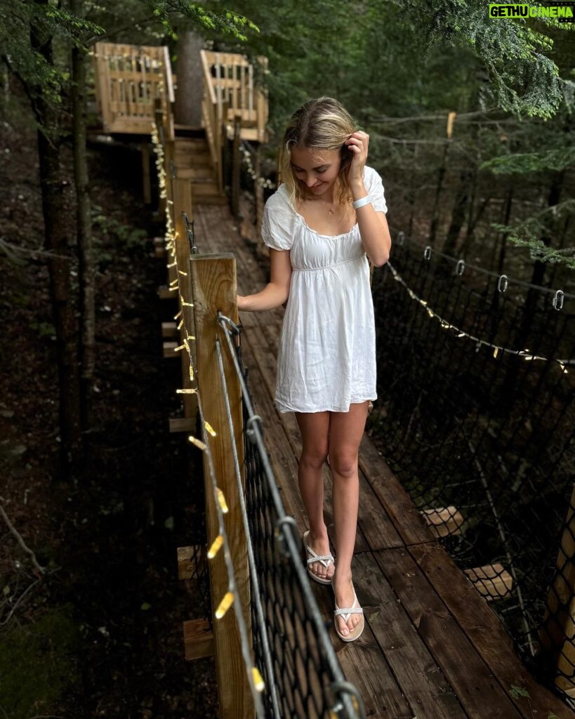 Nikki Roumel Instagram - A quick stop in Quebec and memories to last a lifetime 💛 Thank you @belairtremblant for making our first official sister trip the best stay and experience we could ever ask for and thank you @taliaroumeliotis for being the best sister I could ever ask for xo