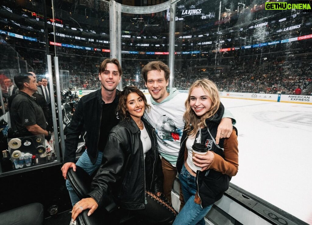 Nikki Roumel Instagram - Thanks for an awesome time @lakings and congrats on a great win 🎉🎉🥳🥳