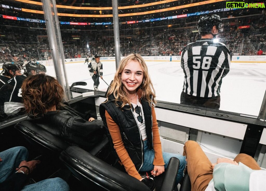 Nikki Roumel Instagram - Thanks for an awesome time @lakings and congrats on a great win 🎉🎉🥳🥳