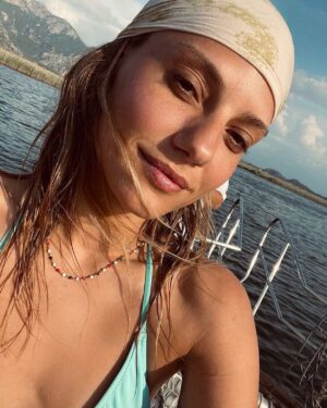 Nilay Deniz Instagram - la sirena que sabe lo que significa el viaje de la vida 🩵
