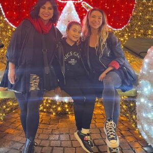 Nilgün Belgün Instagram - Çekirdek Aile♥️💜💙🧡💚😍😻
Hepimiz birlikte büyüyoruz🧿
@oylumsecin @mervegencerstudio 
@derindemiralp Maya 
Pati ,Şeri😻😻
