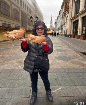 Nilgün Belgün Instagram - Kızıl Meydanda başıma talih kuşu kondu🕊️🕊️🍀🍀