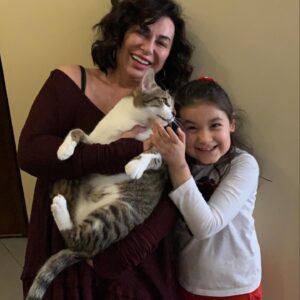 Nilgün Belgün Instagram - Çekirdek Aile♥️💜💙🧡💚😍😻
Hepimiz birlikte büyüyoruz🧿
@oylumsecin @mervegencerstudio 
@derindemiralp Maya 
Pati ,Şeri😻😻