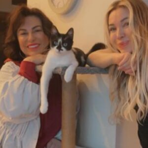 Nilgün Belgün Instagram - Çekirdek Aile♥️💜💙🧡💚😍😻
Hepimiz birlikte büyüyoruz🧿
@oylumsecin @mervegencerstudio 
@derindemiralp Maya 
Pati ,Şeri😻😻